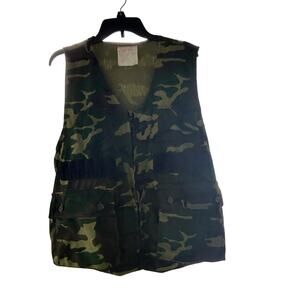 Avid Mens Hunting Vest Large 42 to 44 with Game Pocket Front Loops Camo